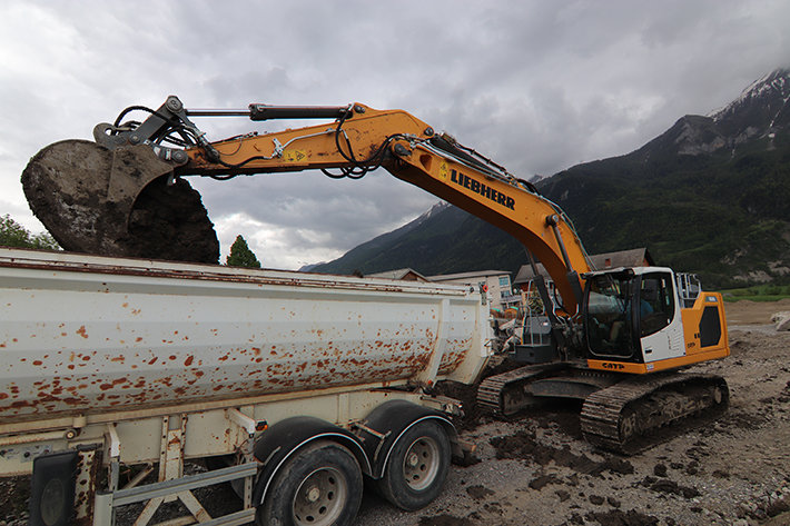 Departamento de los Altos Alpes: La excavadora de cadenas Liebherr R 926 G8 seduce a SATP